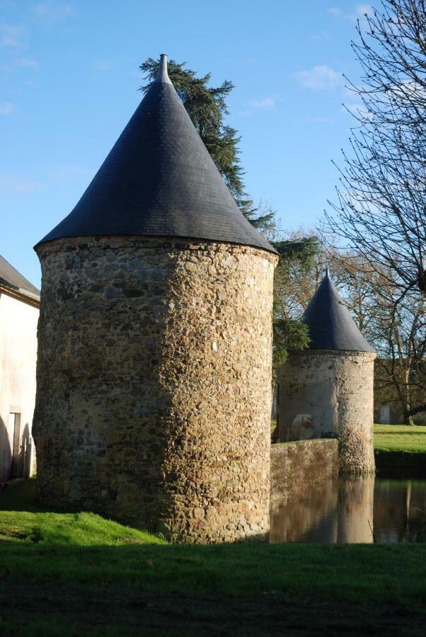 Logis De La Helberdiere Cosse-en-Champagne Exterior photo