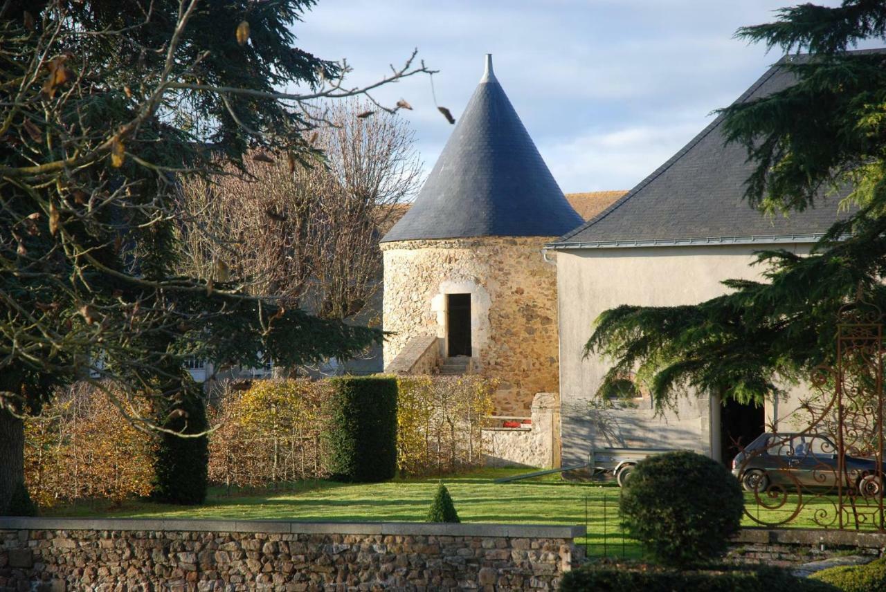 Logis De La Helberdiere Cosse-en-Champagne Exterior photo